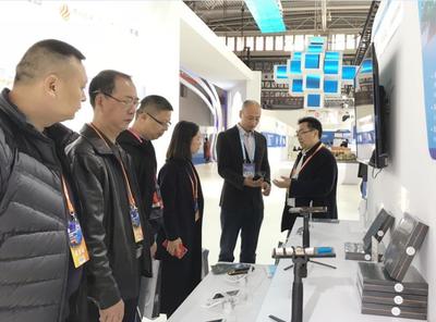 青橙VOGA 2 AI激光投影手機亮相2018保密技術交流大會，智能黑科技閃耀全場